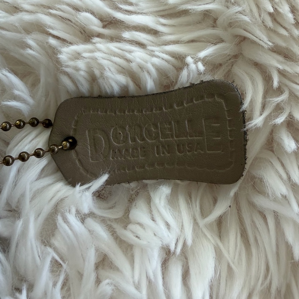 Structured Shoulder Bag in Taupe Leather - Picture 2 of 5